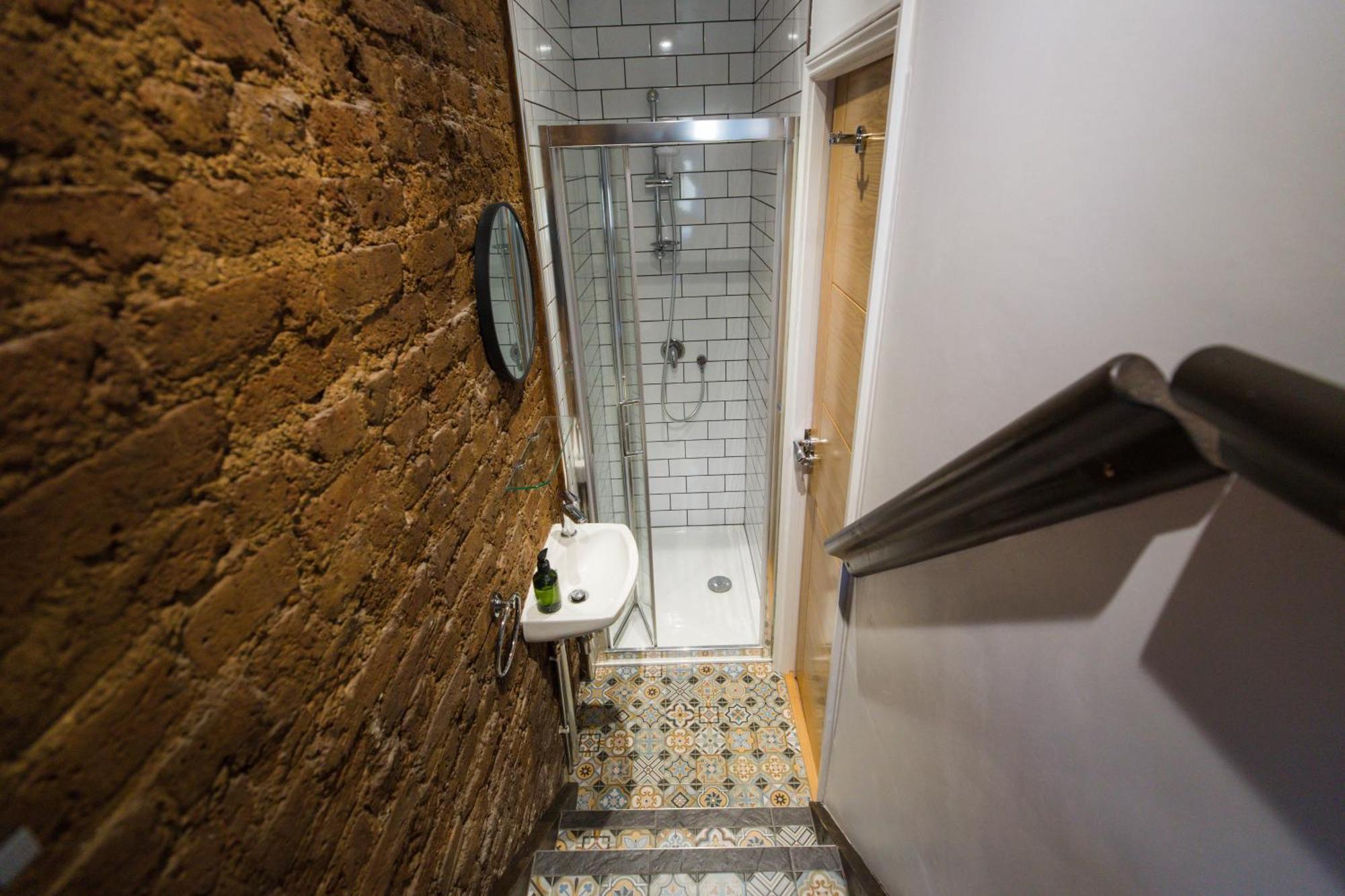 Hotel St Athans London